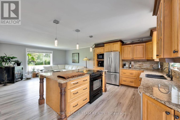28504851/883-craig-road/north-grenville-twp-kemptville-south/north-grenville/ontario/K0G1S0_23