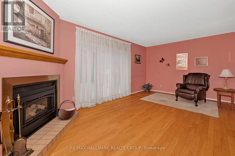 29212913/1835-windflower-way/chapel-hill/ottawa/ontario/K1C5Z8_8