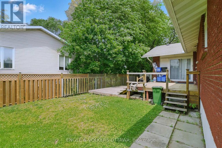 28810905/1427-rosebella-avenue/blossom-parkkemp-parkfindlay-creek/ottawa/ontario/K1T1E5_41