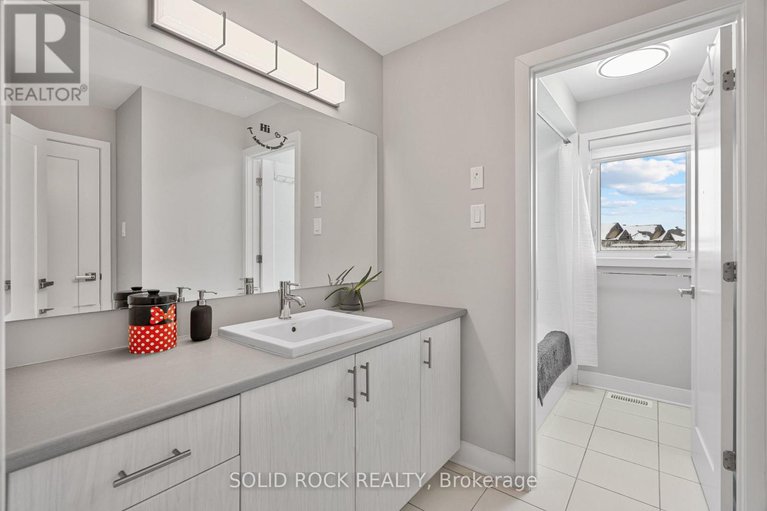 29234213/242-shinleaf-crescent/mer-bleuebradley-estatesanderson-park/ottawa/ontario/K1W0J2_30