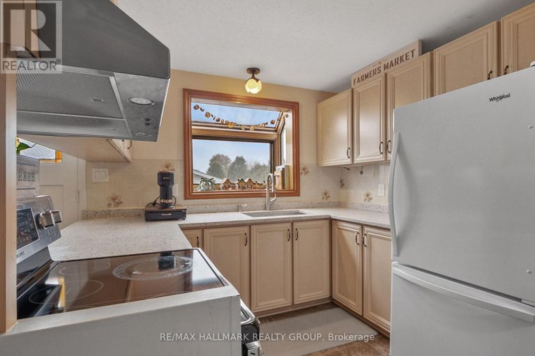 29166739/30-tiverton-drive/borden-farmstewart-farmcarleton-heightsparkwood-hills/ottawa/ontario/K2E6L7_8