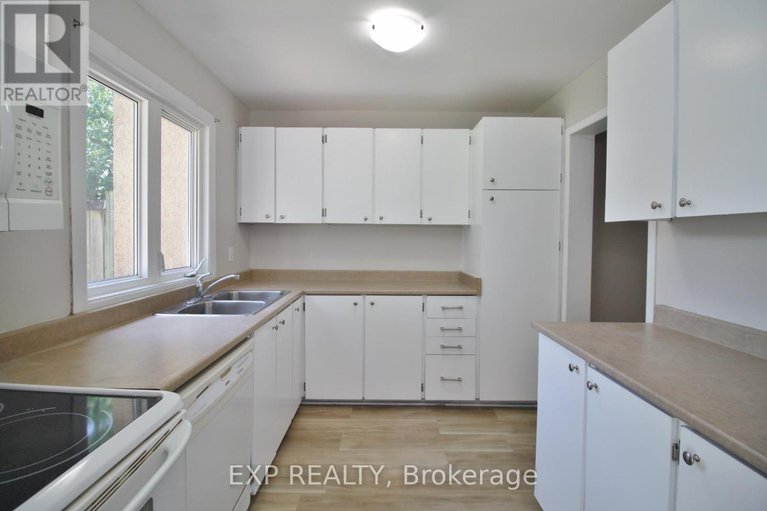 29118873/52-3691-albion-road/sawmill-creektimbermill/ottawa/ontario/K1T1P2_14