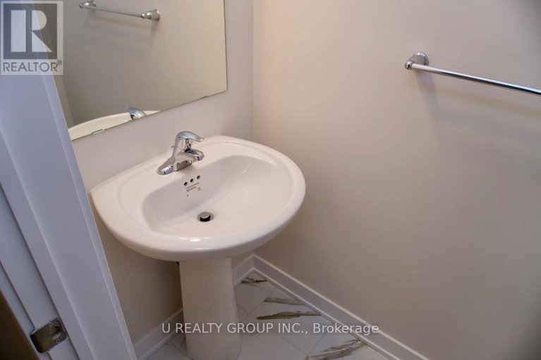 29123490/640-corporal-private/blossom-parkkemp-parkfindlay-creek/ottawa/ontario/K1X0M7_4