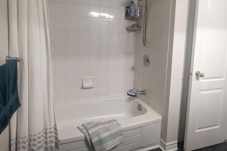 29495843/17b-6010-red-willow-drive/chapel-hill/ottawa/ontario/K1C7H9_16