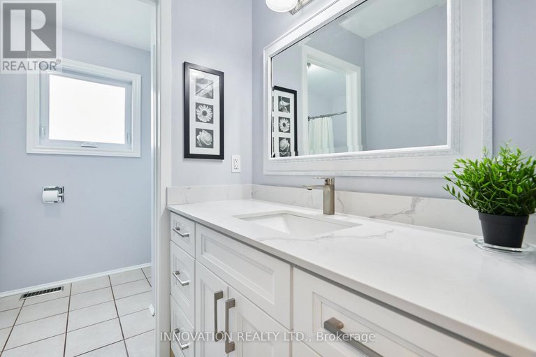 28396944/44-alberni-street/on-the-green/ottawa/ontario/K2J2M6_23