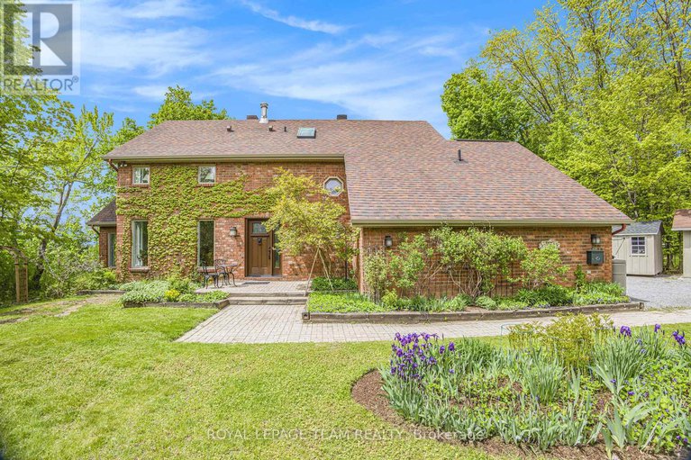 28446452/2259-fitzroy-street/fitzroy/ottawa/ontario/K0A1X0_9