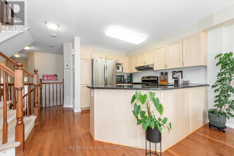 28749902/261-parkrose-private/chatelaine-village/ottawa/ontario/K4A0N8_15