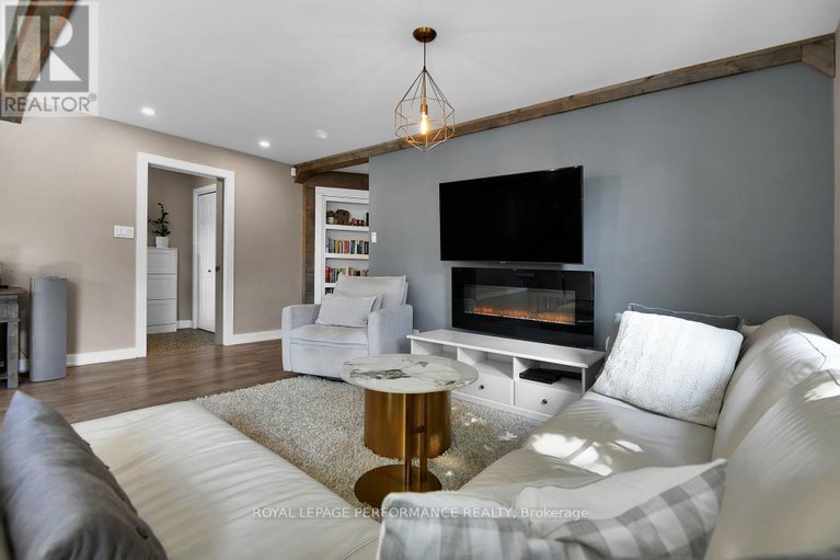 28930470/5583-manotick-main-street/manotick-village-manotick-estates/ottawa/ontario/K4M1A9_8