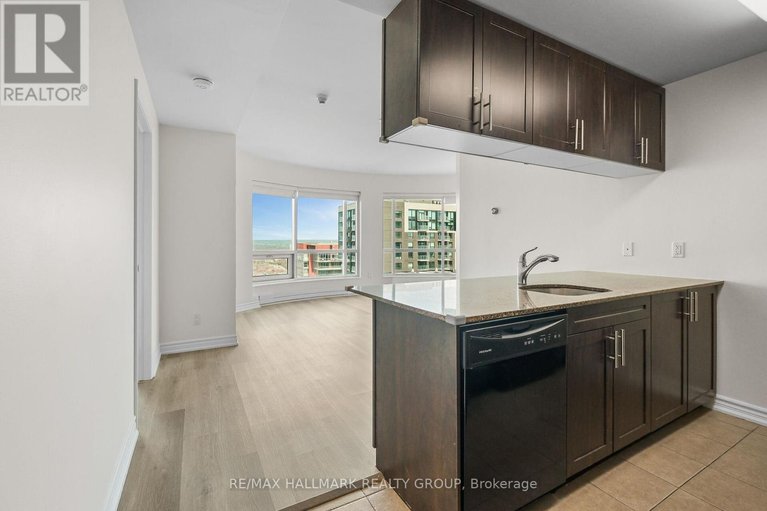 29651498/2404-234-rideau-street/sandy-hill/ottawa/ontario/K1N0A9_11