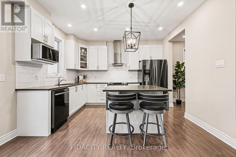 29244731/547-parade-drive/stittsville-south/ottawa/ontario/K2S0X8_11