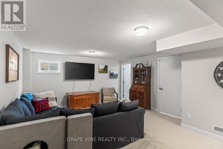 29145607/2005-postilion-street/btwn-franktown-rd-fallowfield-rd/ottawa/ontario/K0A2Z0_32