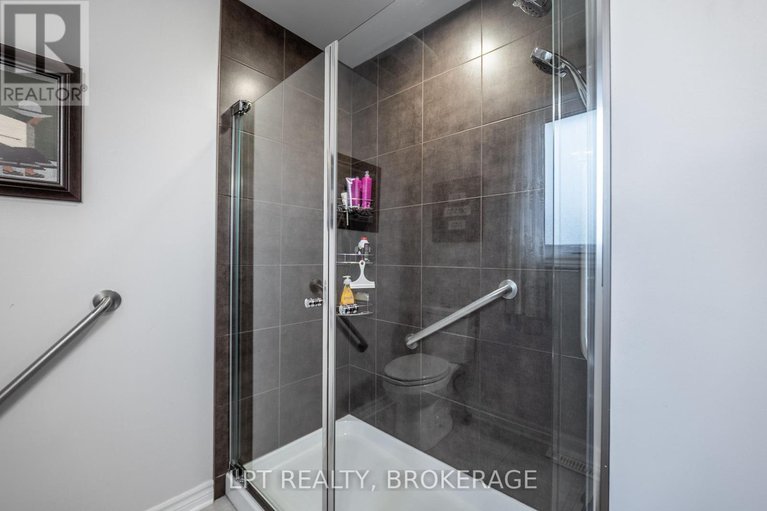 28910041/491-valade-crescent/fallingbrookpineridge/ottawa/ontario/K4A2W6_31