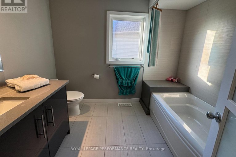 28975407/164-copperwood-street/convent-glen-north/ottawa/ontario/K1C7S3_28