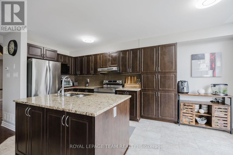 28687111/121-mancini-way/strandherd/ottawa/ontario/K2J5X3_13