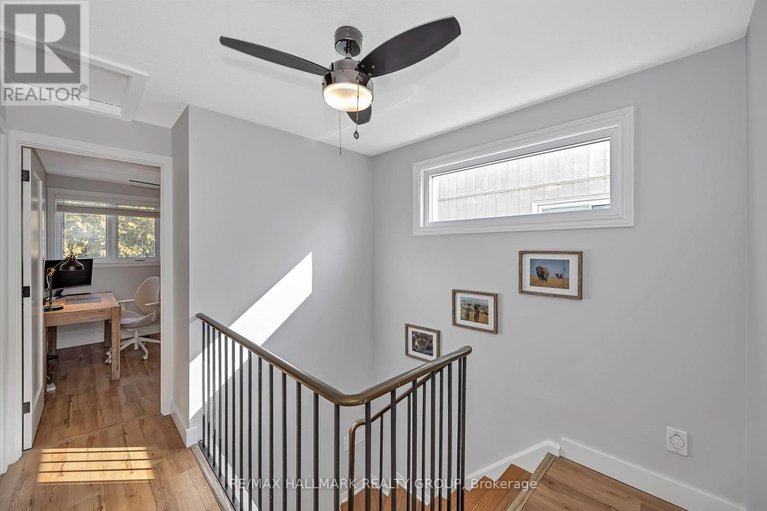 29586664/1059-avignon-court/orleans-wood/ottawa/ontario/K1C2N4_21