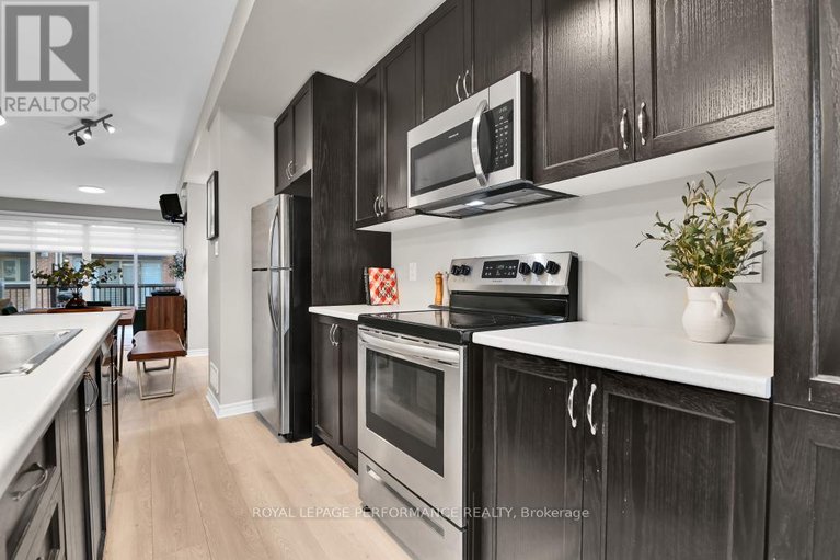 29064818/215-makadewa-private/cfb-rockcliffe-and-area/ottawa/ontario/K1K4Z9_16