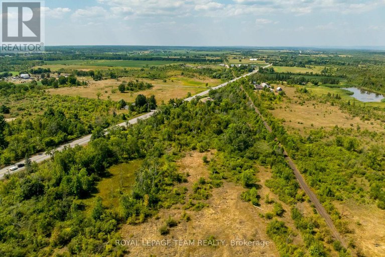 29041201/2106-dunrobin-road/kanata-north-east/ottawa/ontario/K0A1T0_41