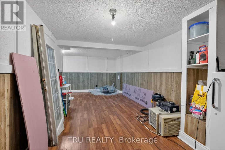 29689046/369-mockingbird-drive/chatelaine-village/ottawa/ontario/K1E2A6_22