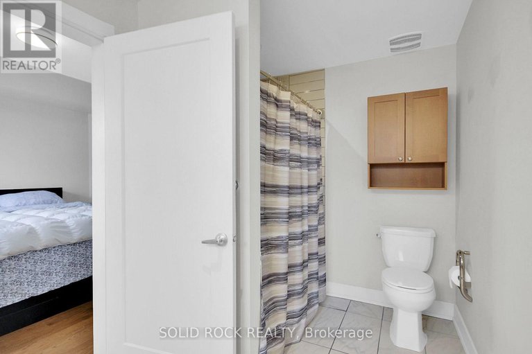 28510618/301-345-elizabeth-cosgrove-private/mer-bleuebradley-estatesanderson-park/ottawa/ontario/K1W0K6_22