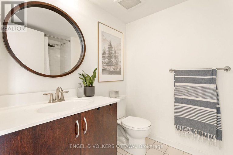 28851364/2-4-sherbrooke-avenue/hintonburg/ottawa/ontario/K1Y1R7_23
