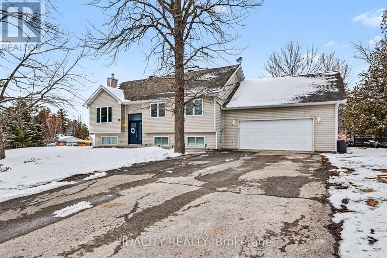 29603147/266-clifford-campbell-street/fitzroy/ottawa/ontario/K0A1X0_2