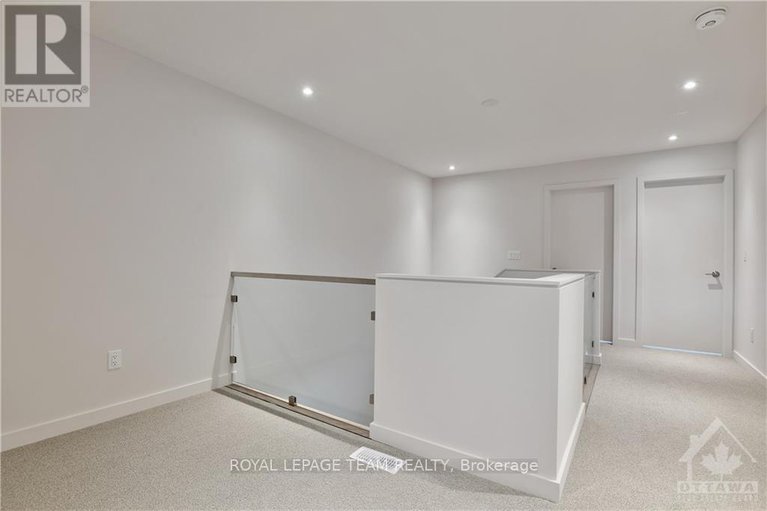 28504001/522-borbridge-avenue/riverside-southgloucester-glen/ottawa/ontario/K4M0H9_22