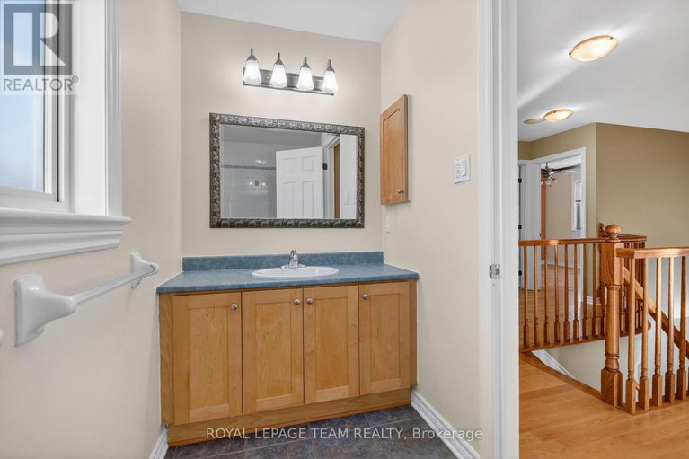 29182654/59-polo-lane/emerald-meadowstrailwest/ottawa/ontario/K2M2Y4_30