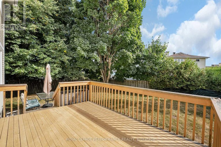 28785273/8-hyannis-avenue/cedargrovefraserdale/ottawa/ontario/K2J3H8_24