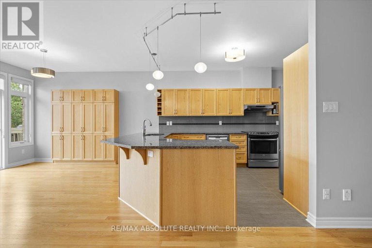 28769614/122-passageway-private/emerald-meadowstrailwest/ottawa/ontario/K2M2B5_10