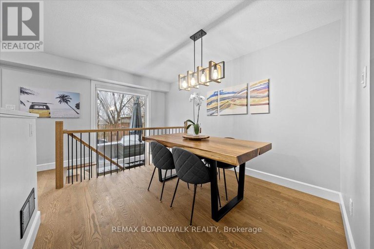 29250494/2065-breezewood-street/springridgeeast-village/ottawa/ontario/K4A4R8_30