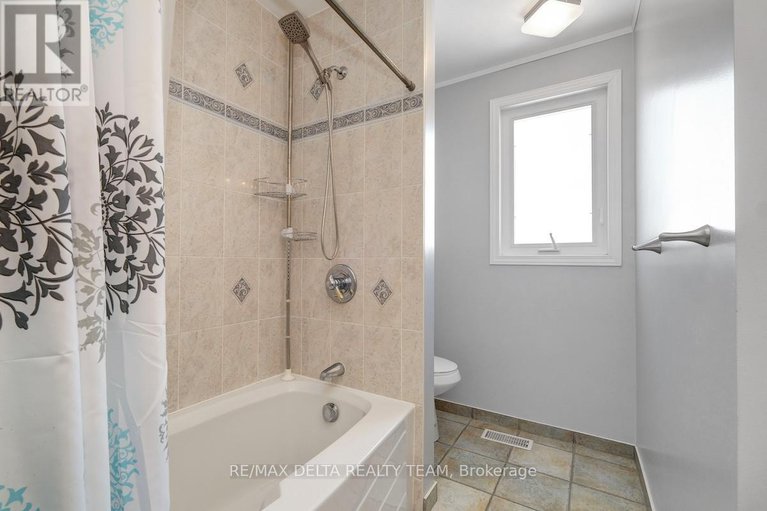 29436632/798-lalande-terrace/fallingbrookridgemount/ottawa/ontario/K4A2M4_30