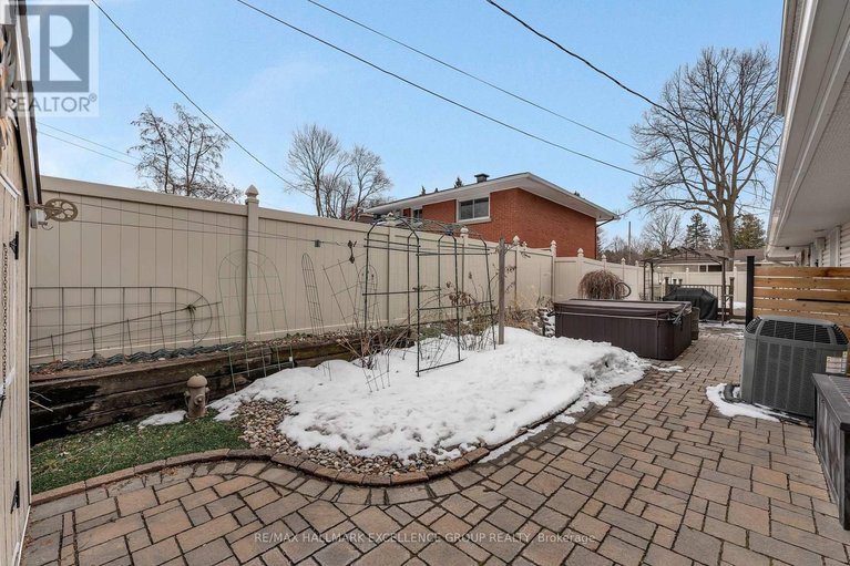 29559771/2691-colman-street/riverside-park/ottawa/ontario/K1V8J7_40