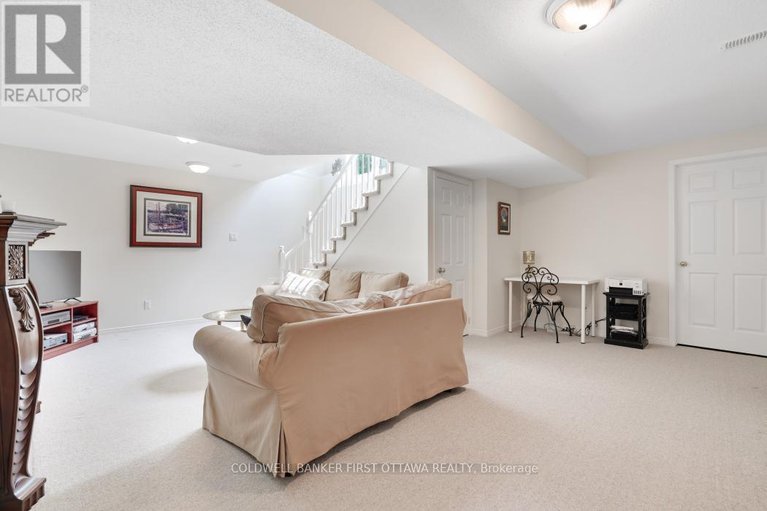 28678446/10-ladybirds-crescent/stittsville-north/ottawa/ontario/K2S1Z6_31