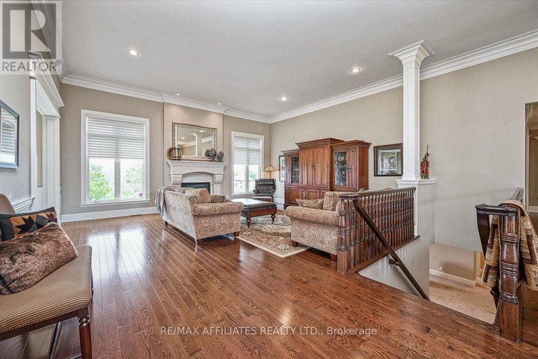 28568193/1530-creagan-court/cumberland-estates/ottawa/ontario/K4C0A5_14