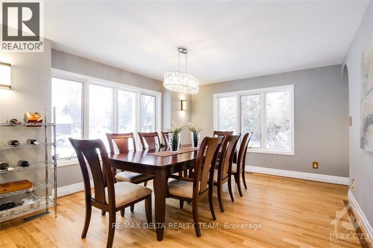 28495389/4-aleutian-road/bruce-farmgraham-parkqualicumbellands/ottawa/ontario/K2H7C8_6