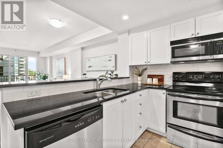 29160296/309-200-besserer-street-n/sandy-hill/ottawa/ontario/K1N0A7_11