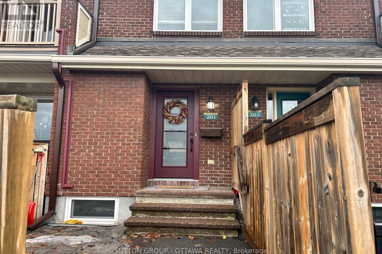 29660871/201-1835-marsala-crescent/fallingbrookpineridge/ottawa/ontario/K4A2E5_27