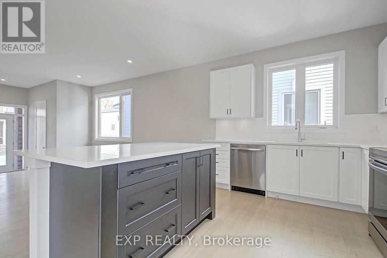 28620818/98-pizzicato-street/mer-bleuebradley-estatesanderson-park/ottawa/ontario/K1C7G4_12