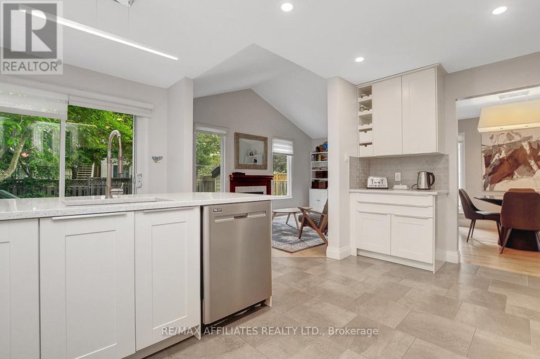 28483640/31-spur-avenue/bridlewood/ottawa/ontario/K2M2R9_20
