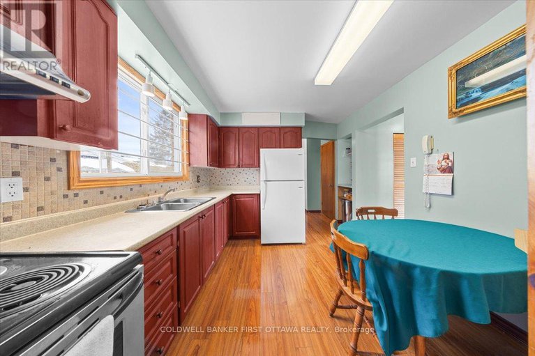 29427446/34-hadley-circle/bells-corners/ottawa/ontario/K2H6N9_8