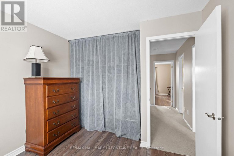 29442659/1802-turnberry-road/queenswood-heights-south/ottawa/ontario/K1E3V1_21