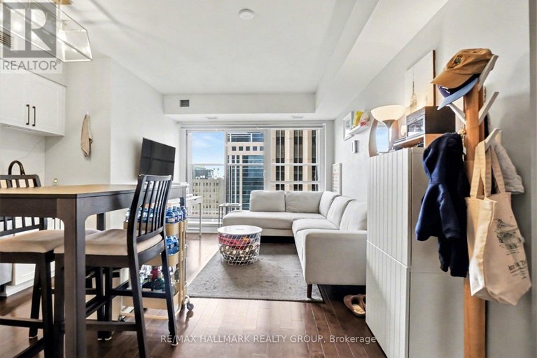 29586669/1502-40-nepean-street/ottawa-centre/ottawa/ontario/K2P0X5_9