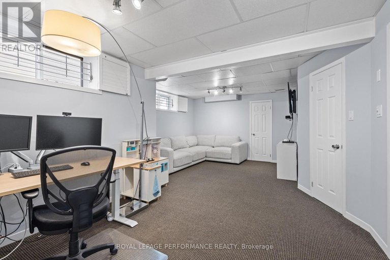 29606719/219-switzer-avenue/westborohampton-park/ottawa/ontario/K1Z7H8_34