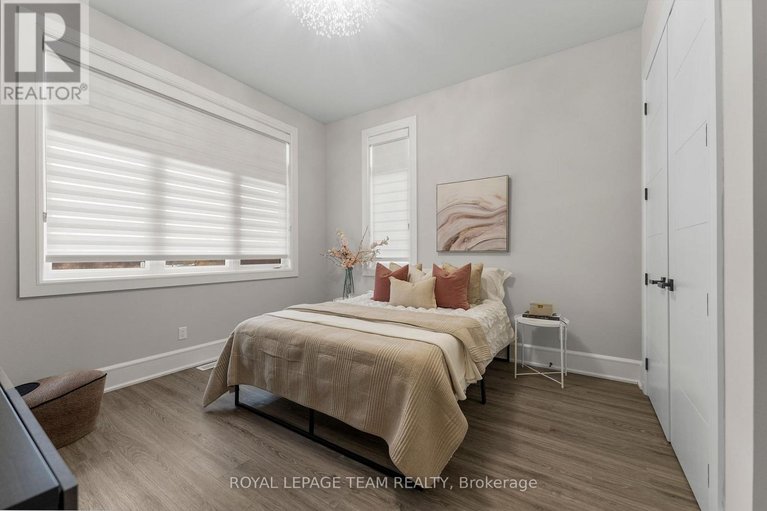 29539782/7125-still-meadow-way/greely/ottawa/ontario/K4P1B8_29