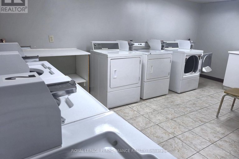 29349447/402-1440-heron-road/heron-gate/ottawa/ontario/K1V0X2_31