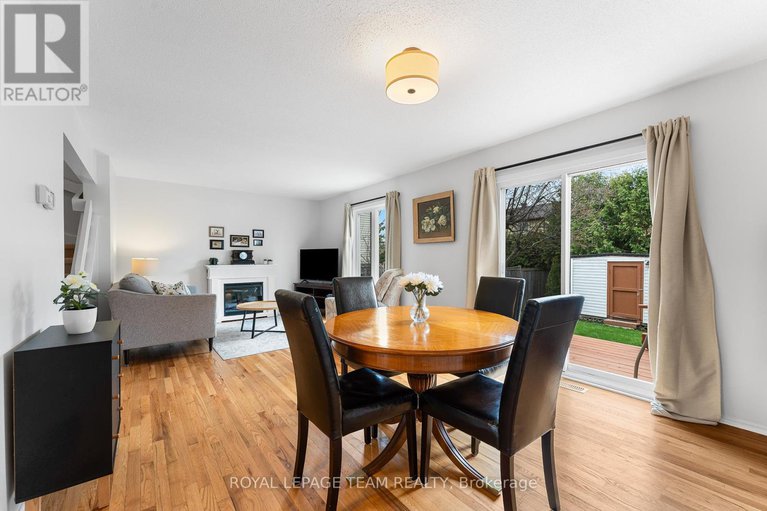 28234836/107-melanie-crescent/glencairnhazeldean/ottawa/ontario/K2L2E4_24