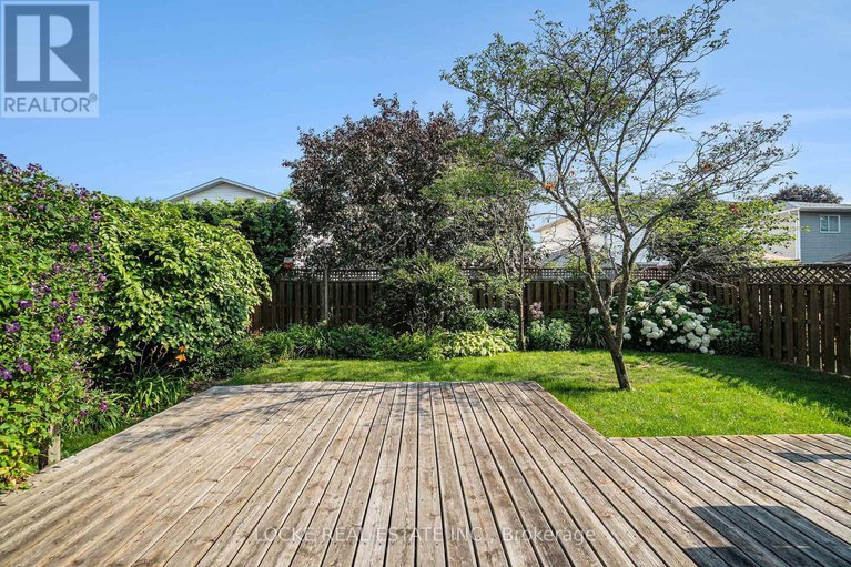 28613280/694-morewood-crescent/fallingbrookpineridge/ottawa/ontario/K4A2P7_32