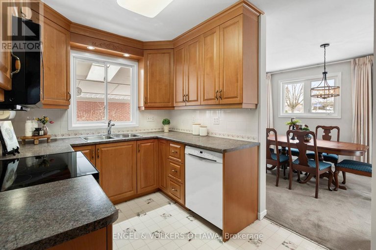 29579181/2125-valley-drive/elmvale-acresurbandale/ottawa/ontario/K1G2P6_13