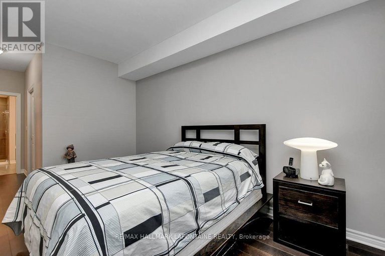 28124719/114-120-prestige-circle/chatelaine-village/ottawa/ontario/K4A1B4_22