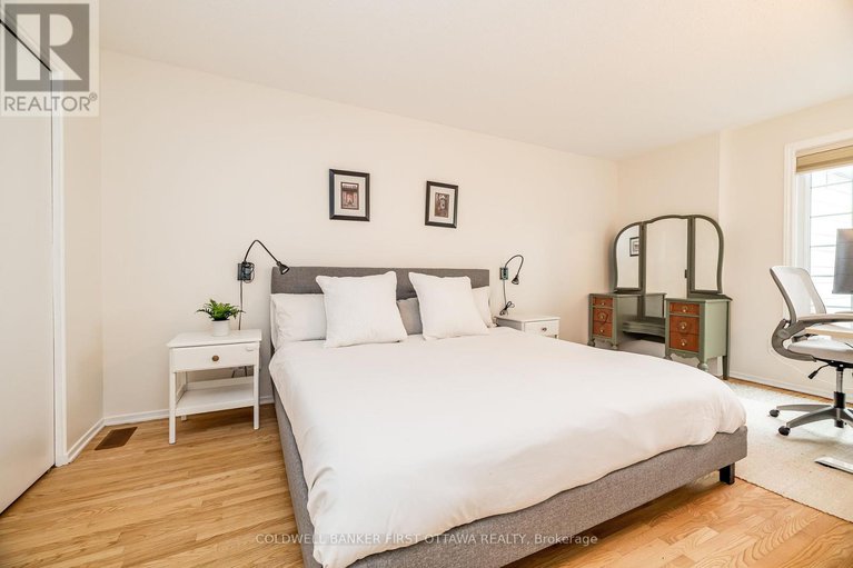 28497718/55-345-kintyre-private/carleton-square/ottawa/ontario/K2C3M6_17